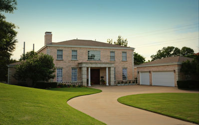 1126 Mistletoe Drive, 2013 Photo by Brian Luenser
