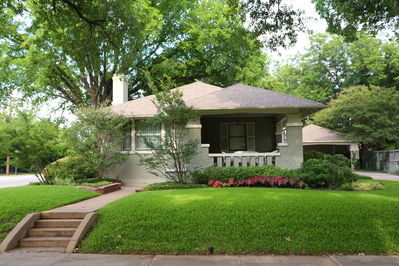 1201 Mistletoe Drive, 2013
Photo by Brian Luenser
