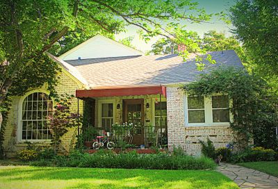 1303 Mistletoe Drive, 2013 Photo by Jim Peipert
