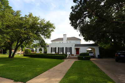 1312 Mistletoe Drive, 2013
Photo by Brian Luenser
