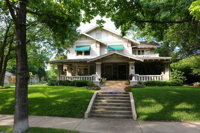 1351 Mistletoe Drive, 2013
Photo by Brian Luenser
