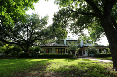 1414 Mistletoe Drive, 2013 Photo by Brian Luenser
