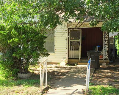 2105 Harrison Ave., 2013 Photo by Jim Peipert
