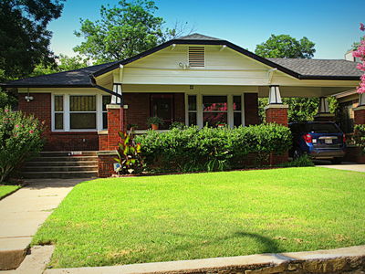 2121 Msitletoe Ave., 2013
Photo by Jim Peipert
