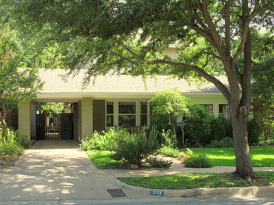 2122 Mistletoe Ave., 2013
Photo by Jim Peipert
