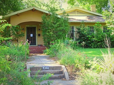 2201 Mistletoe Ave., 2013 Photo by Jim Peipert
