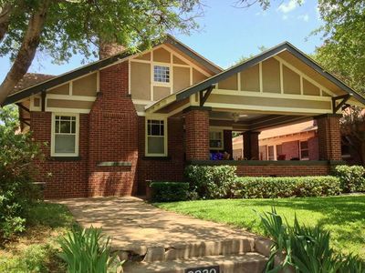 2220 Mistletoe Blvd., 2013
Photo by Josh Lindsay
