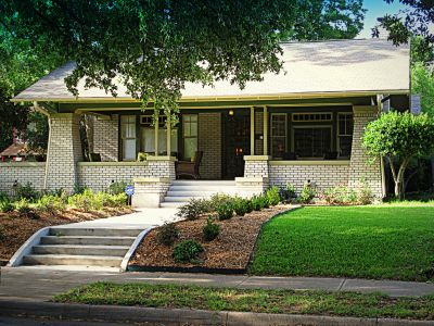 2221 Mistletoe Ave., 2013 Photo by Jim Peipert
