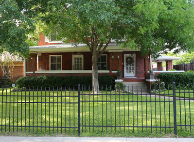 2300 Mistletoe Drive, 2013
Photo by Brian Luenser
