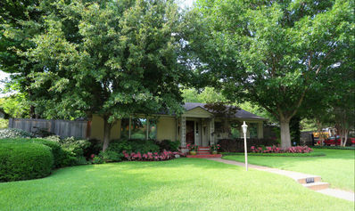 2312 Mistletoe Drive, 2013
Photo by Brian Luenser
