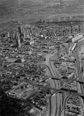 Fort Worth skyline and expressway 1956-02-01
W.D. Smith Commercial Photography Negatives. The University of Texas at Arlington Library, Special Collections

