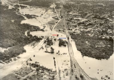 Aerial view of Fort Worth flood May 1949 with Mistletoe Heights to the right of the picture
submitted by Mike Danella
